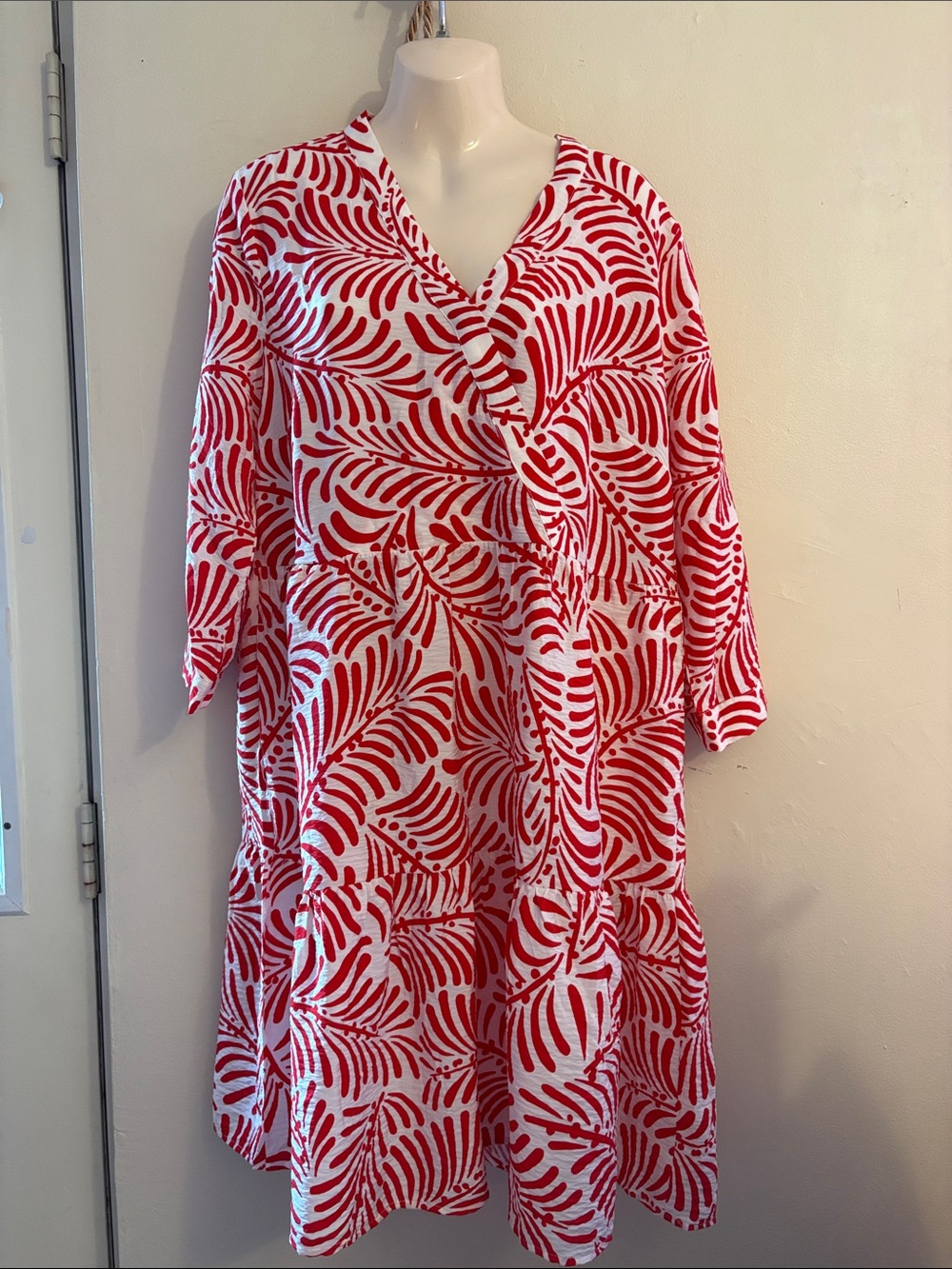 Tahari Red and White Printed Long-Sleeve Tiered Dress